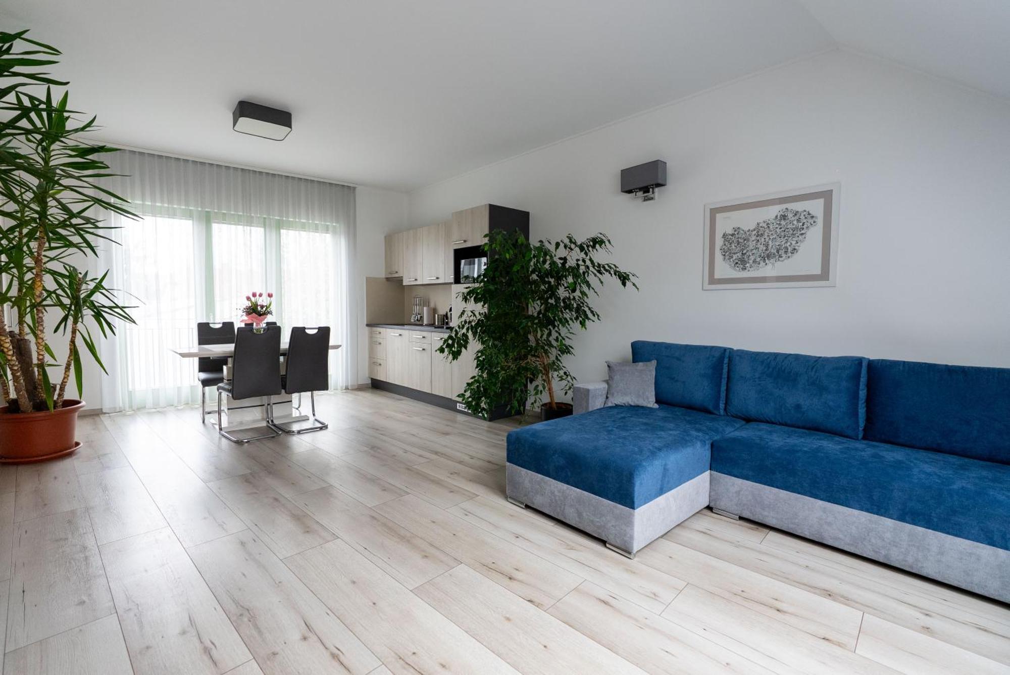 Jokai Apartman Dunafoldvar Buitenkant foto