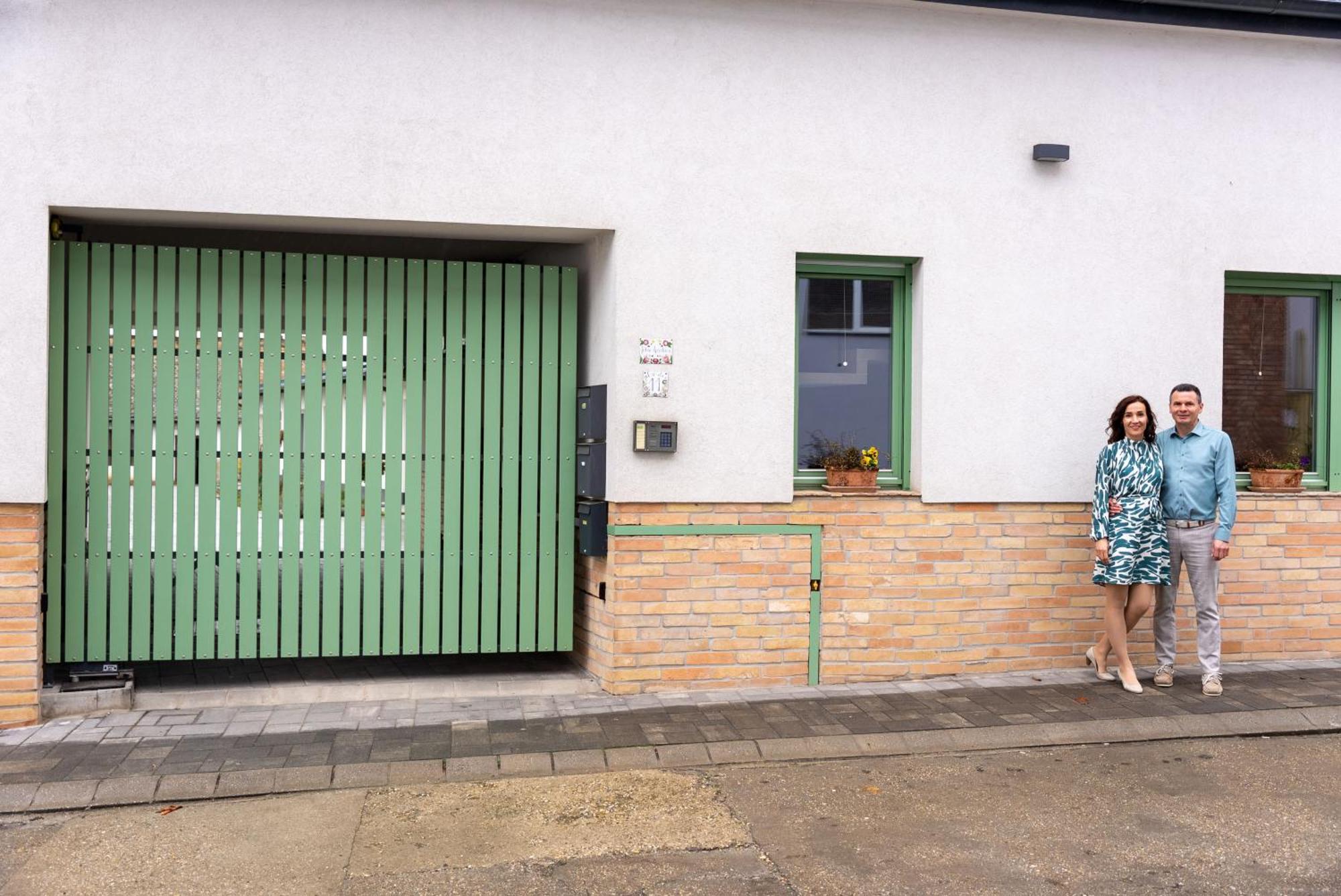 Jokai Apartman Dunafoldvar Buitenkant foto