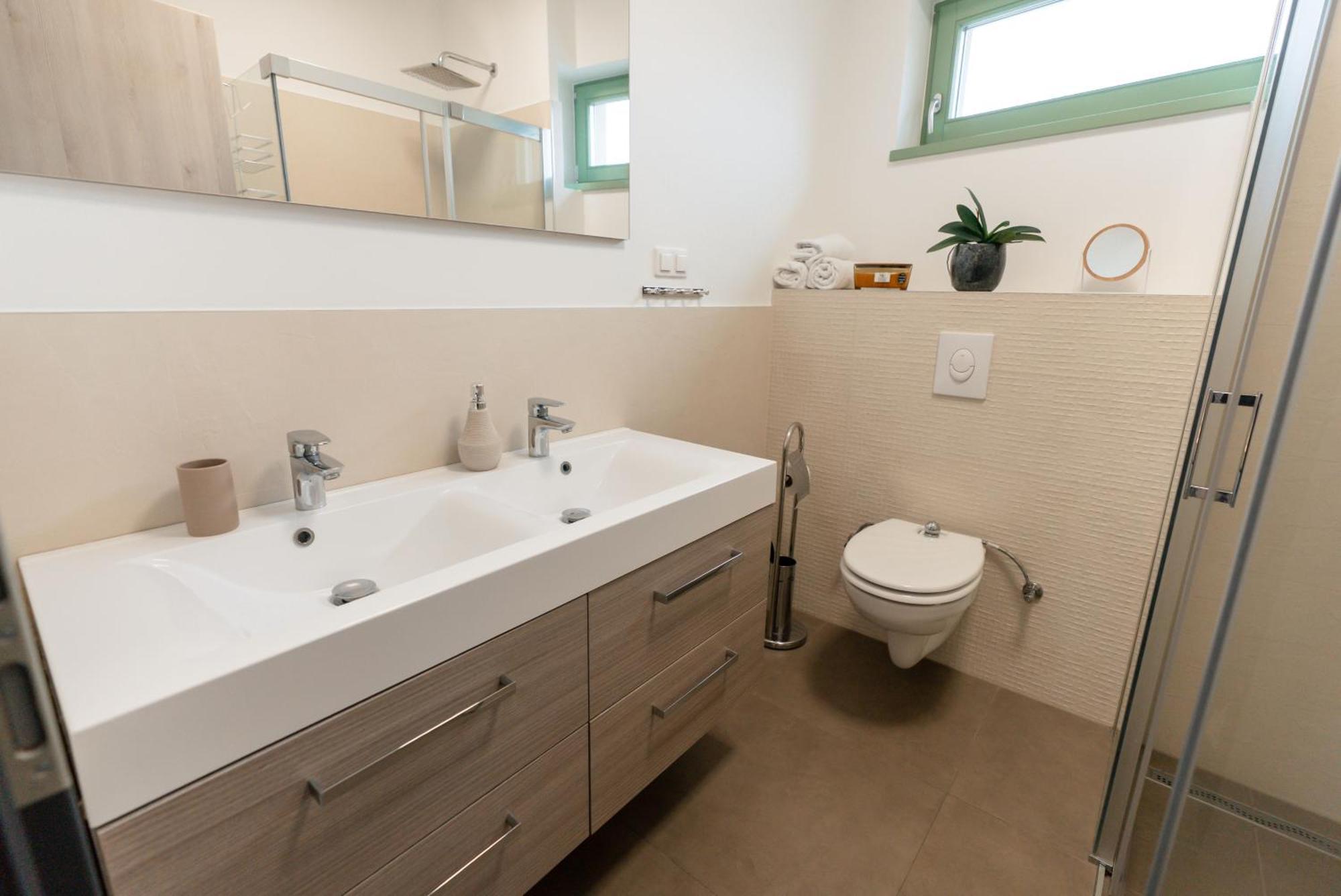 Jokai Apartman Dunafoldvar Buitenkant foto