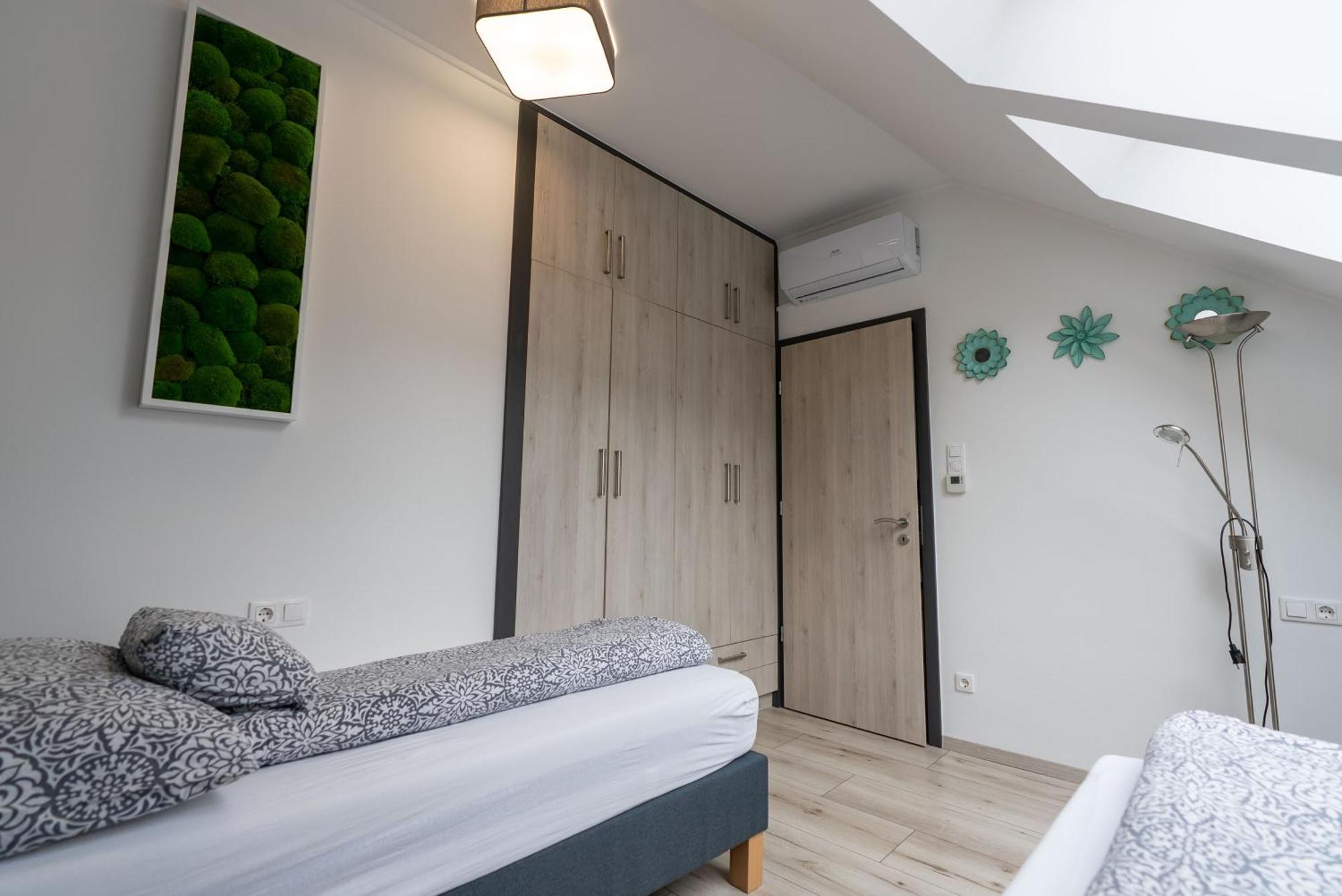 Jokai Apartman Dunafoldvar Buitenkant foto
