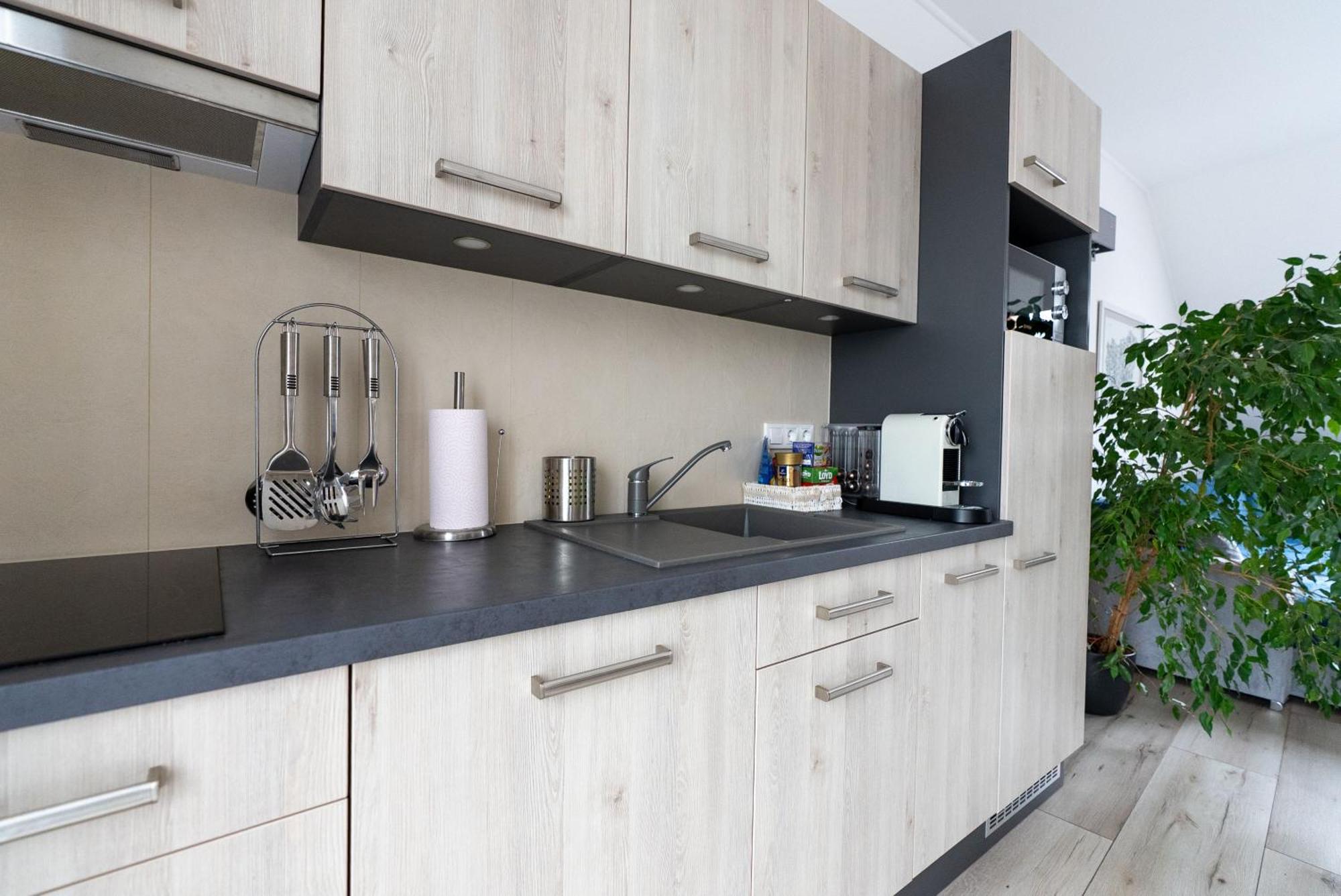 Jokai Apartman Dunafoldvar Buitenkant foto